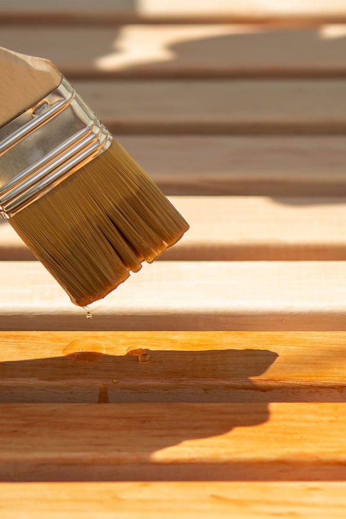 قبل و بعد از استفاده از روغن مونوکوت روی چوب

