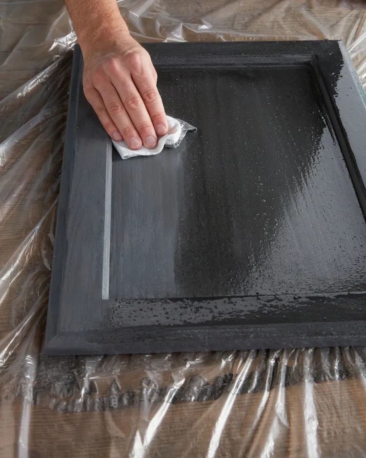 اجرای نهایی رنگ پلی یورتان کابینت