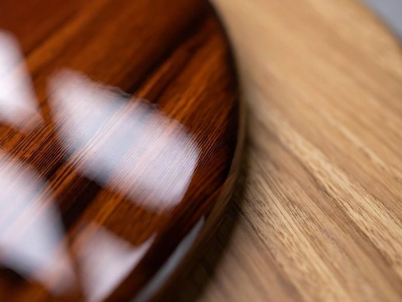 اجرای نیم پلی‌استر روی چوب